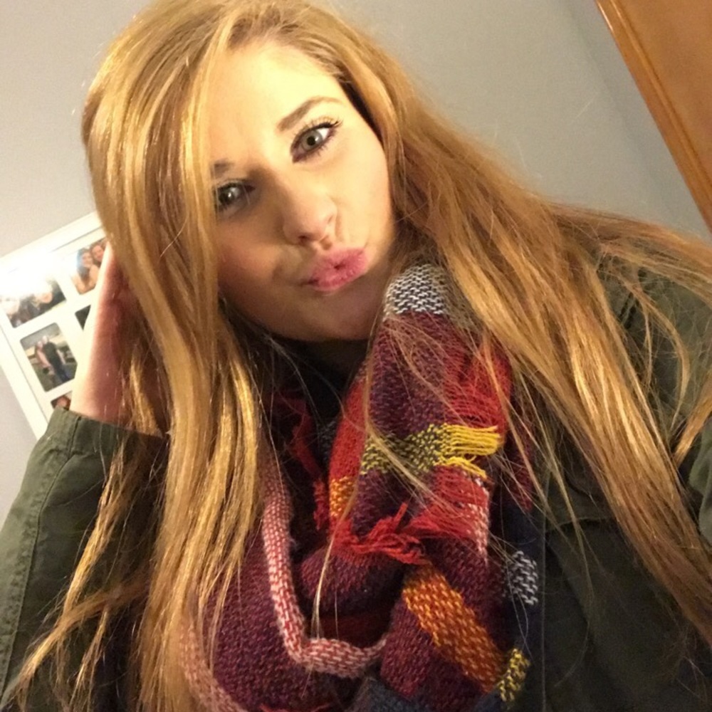 Meet your Posher, Stephanie